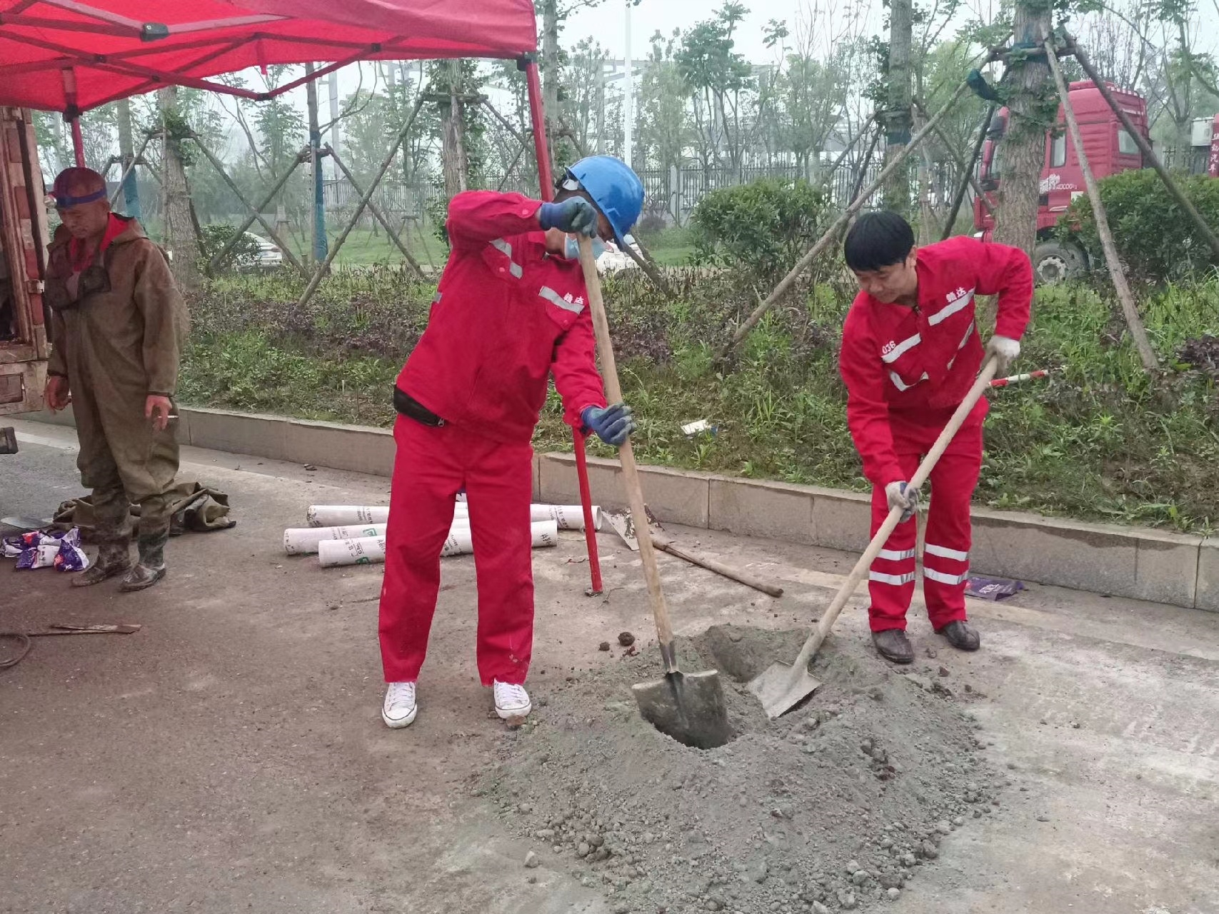 江津管道疏通哪家好】及时进行市政管道清淤