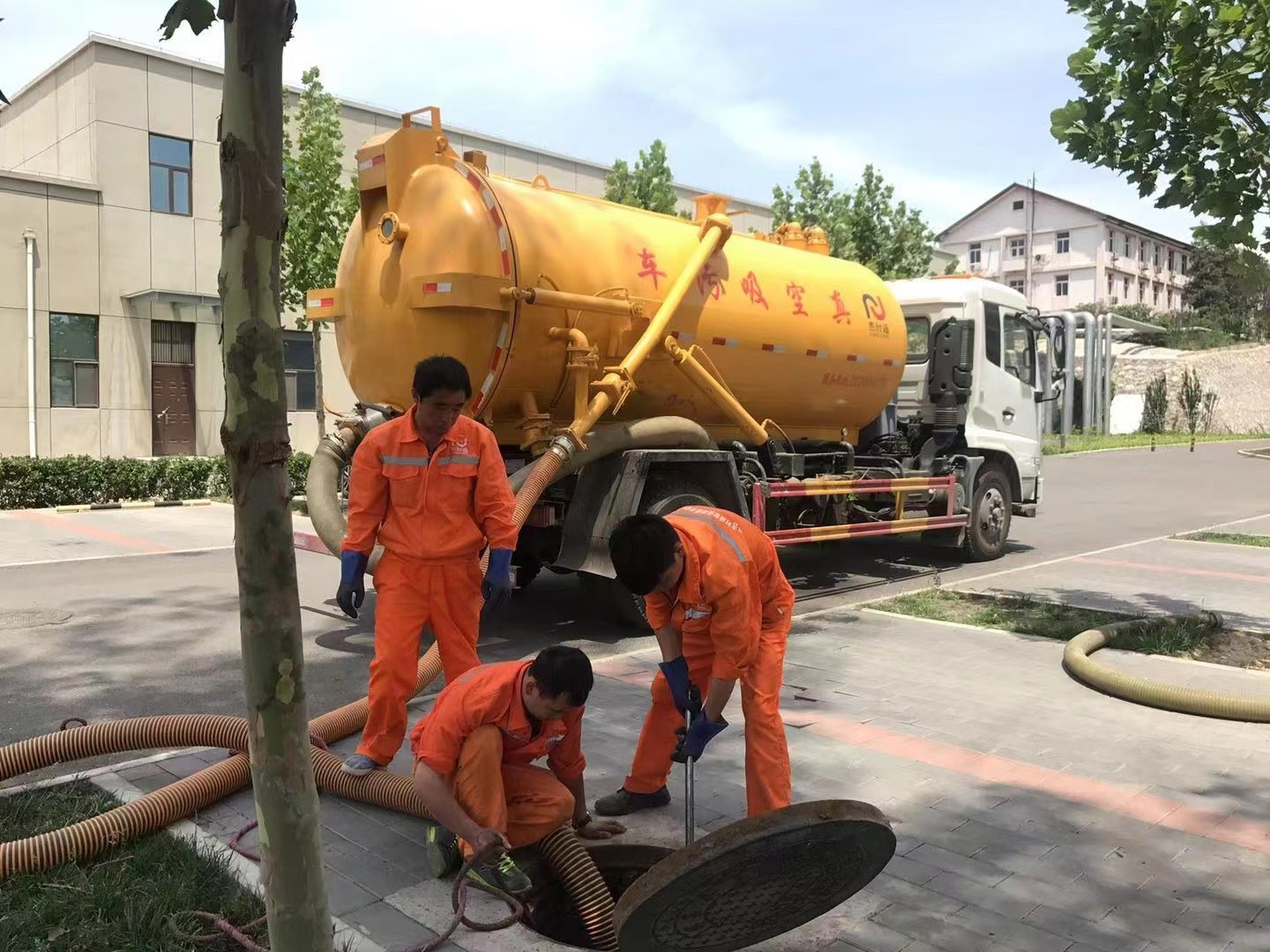 江津化粪池清理与5-8吨吸粪车施工效率分析